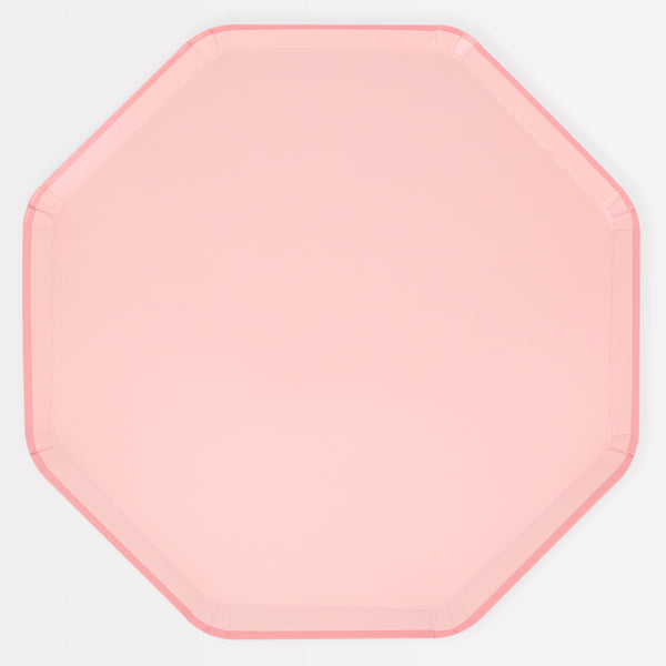 Our paper plates, in a dusky pink color, are octagonal plates perfect for a dinner party.