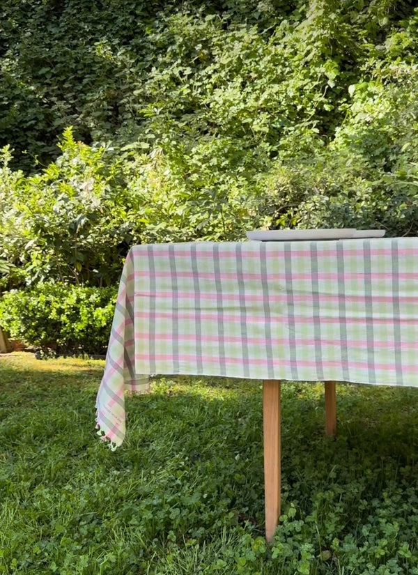 Gingham Clover Tablecloth