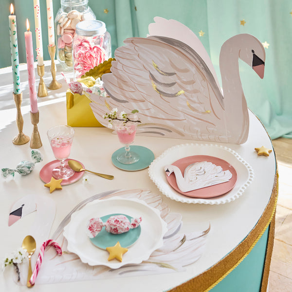 Our swan centerpiece is perfect for princess parties, bridal showers and baby showers, to hold party favors and decorative items. Image2