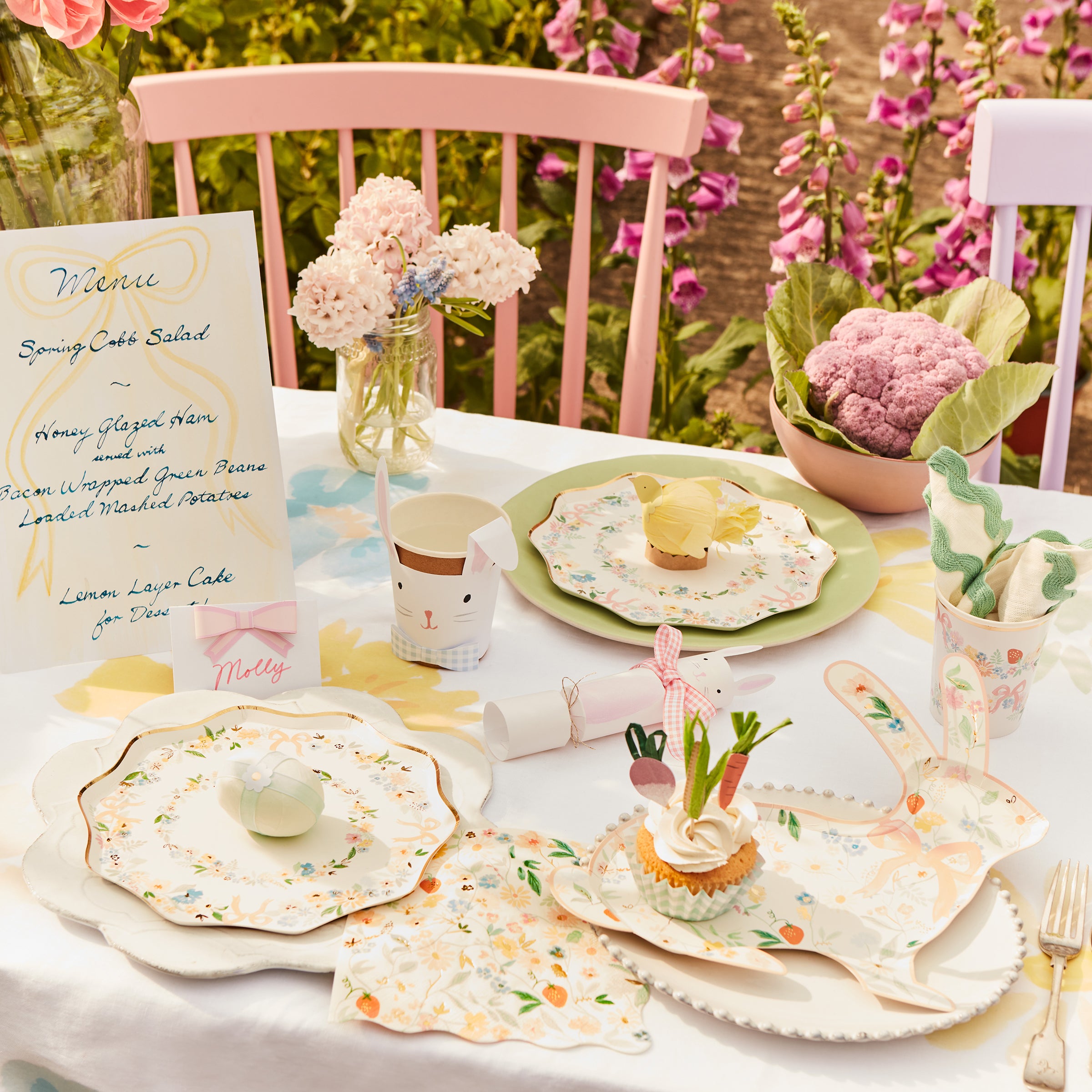 Our party napkins, with flowers and strawberries, and wavy borders look great for garden parties or picnics.