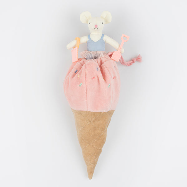 Our fabric doll, a little mouse, has an ice cream pouch for imaginative play.