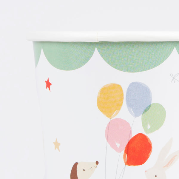 Our Animal Friends party set is ideal for first birthdays, featuring adorable tableware, party bags, party hats and a large paper garland. Image8