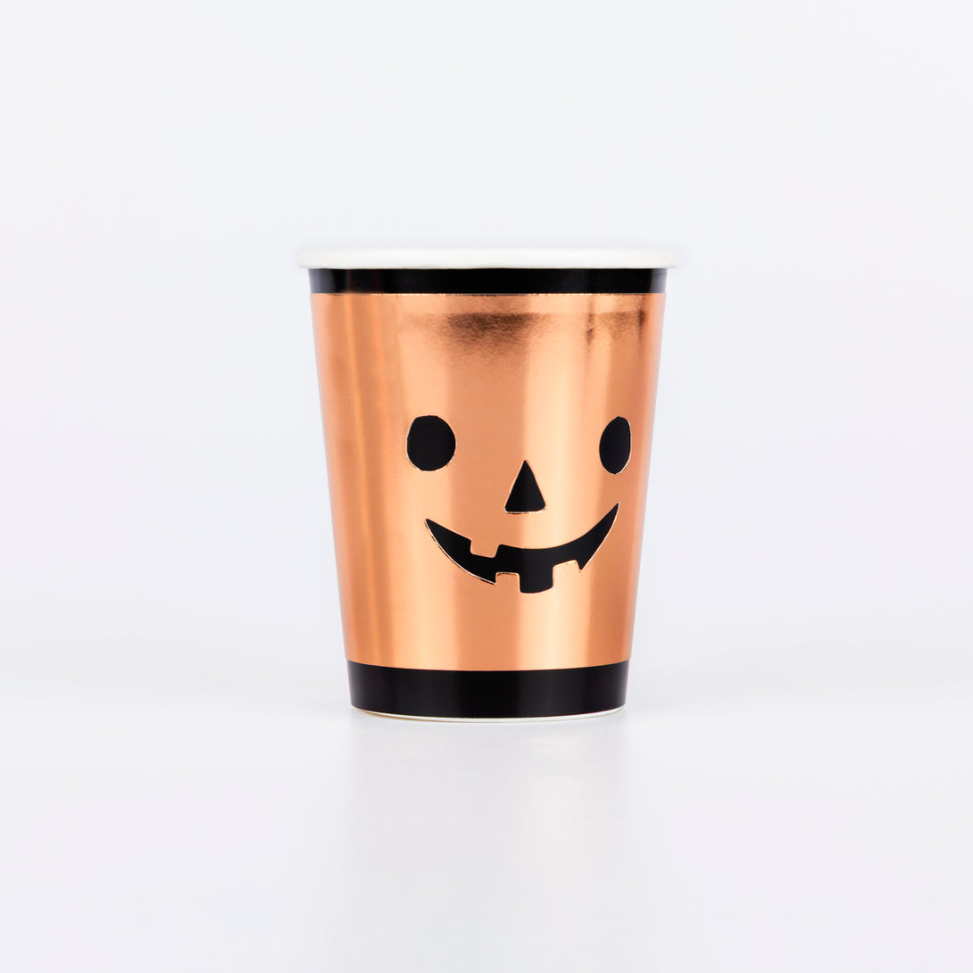 Our Halloween cups feature shiny copper and bold black, with a pumpkin face, disposable cups that look fantastic. Image1