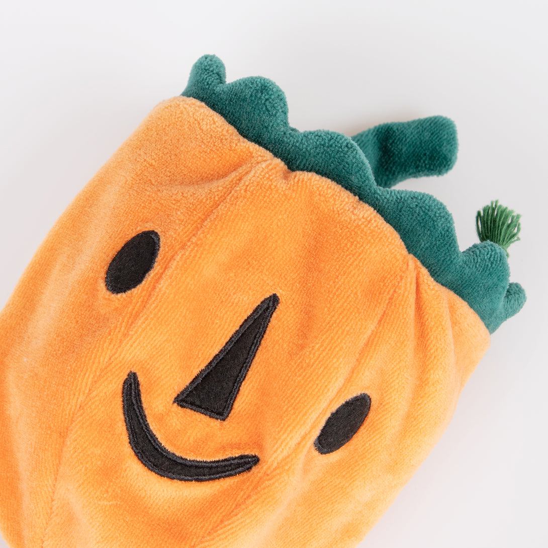 Our little witch doll has a pumpkin bag to live in, and is a lovely toy to take on sleepovers, to parties or on travels.