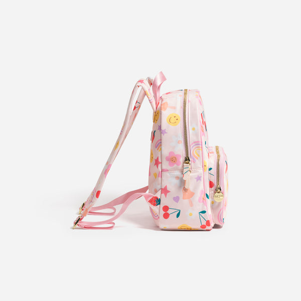 Compact yet practical, this kids' bag is great for playdates, outings or mini adventures. Image8