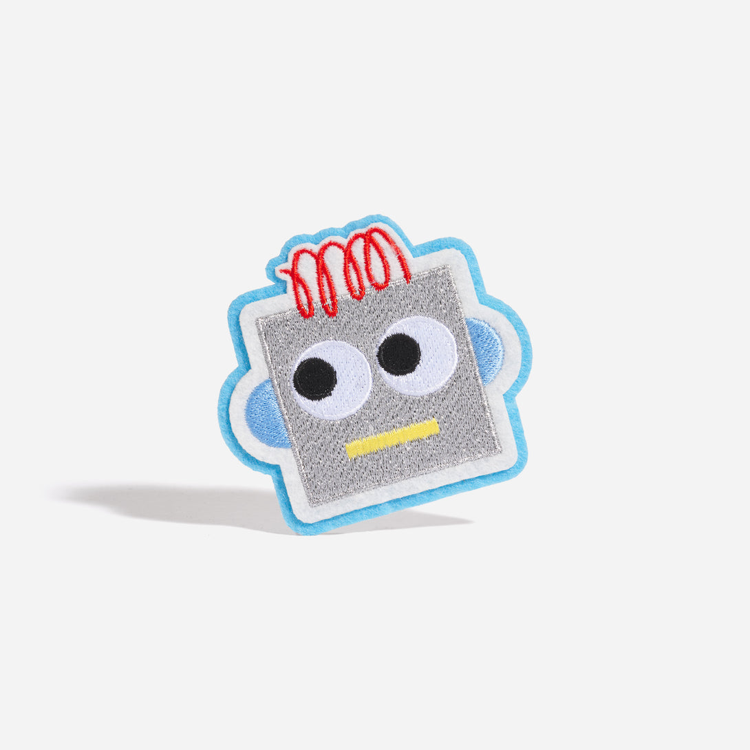 This robot patch is full of fun – just peel, stick and go. Image1