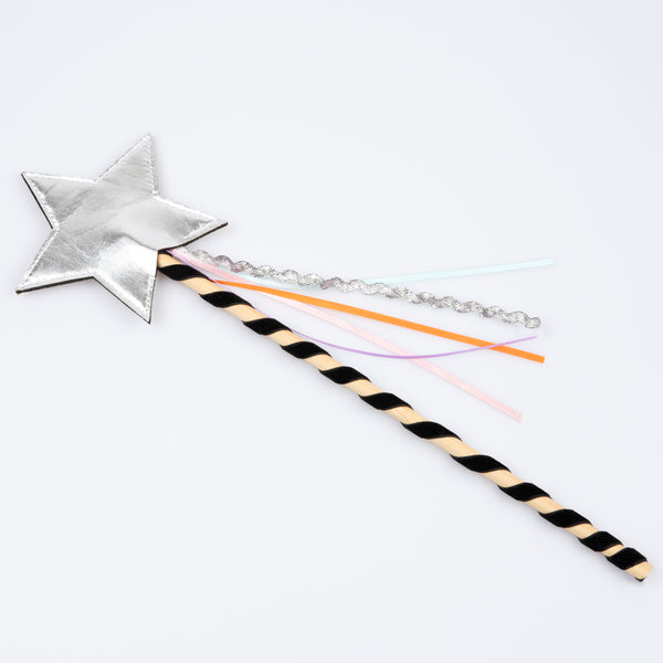 Our luxury witch costume set includes a tulle cape, an witch hat with a velvet bow and a colorful ribbon wand with a silver sequin star. Image6