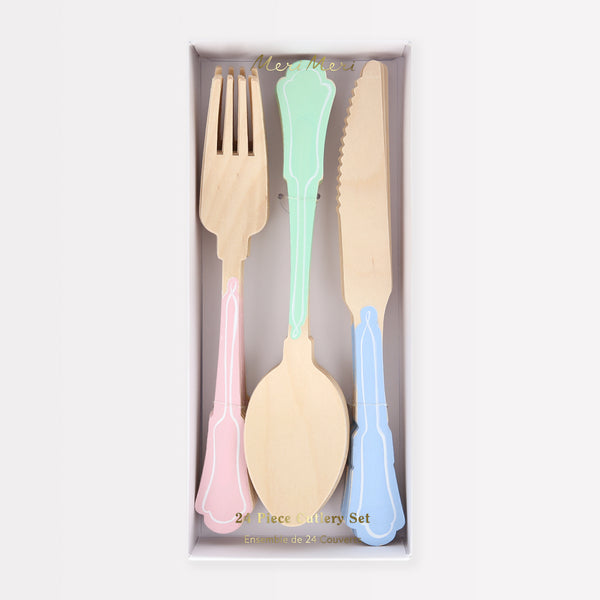 Our disposable cutlery, made from birch wood, features an elegant design and pretty pastel colored handles.