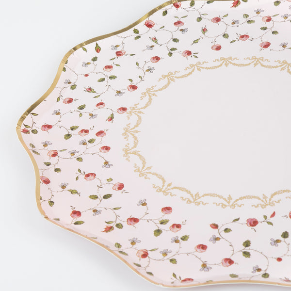 Our party plates, small plates in soft pink and red, are perfect for a romantic dinner. Image3