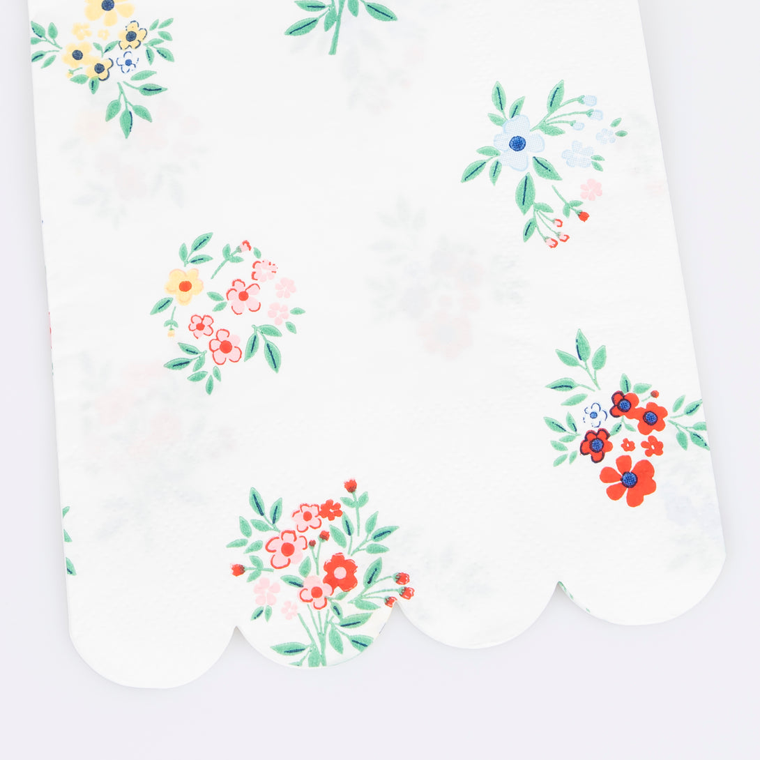 Our floral guest towels are ideal for table layering or for placing in guest bathrooms.