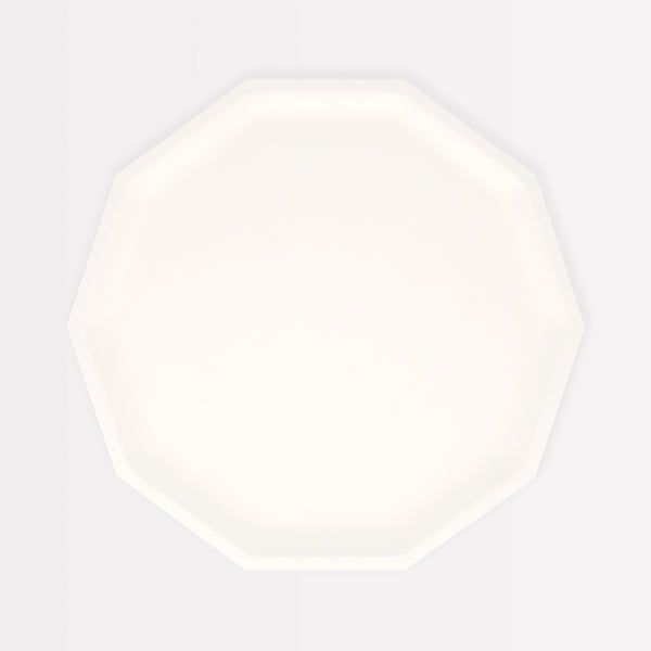 Our side plates are made with a bamboo and sugar cane mix, with a classic cream color that will complement all your parties.