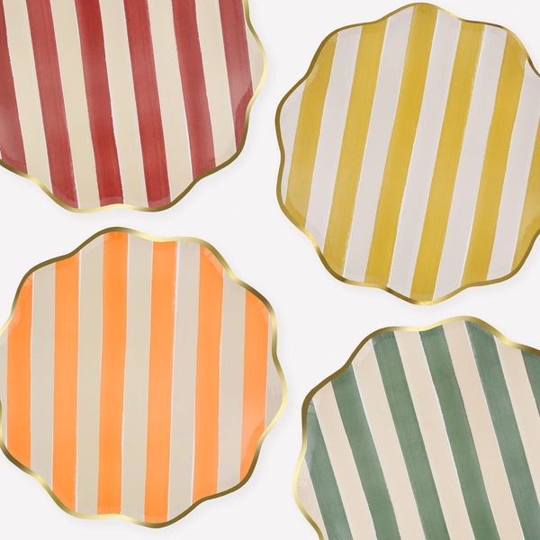 Use our striped paper plates to make your Thanksgiving dinner, or any fall party, look so stylish. Image1