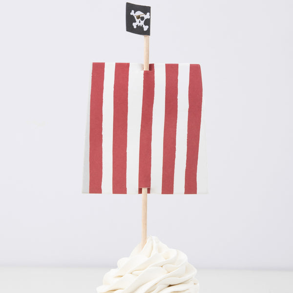 Create amazing pirate cupcakes with our cake toppers and cupcake cases. Image9