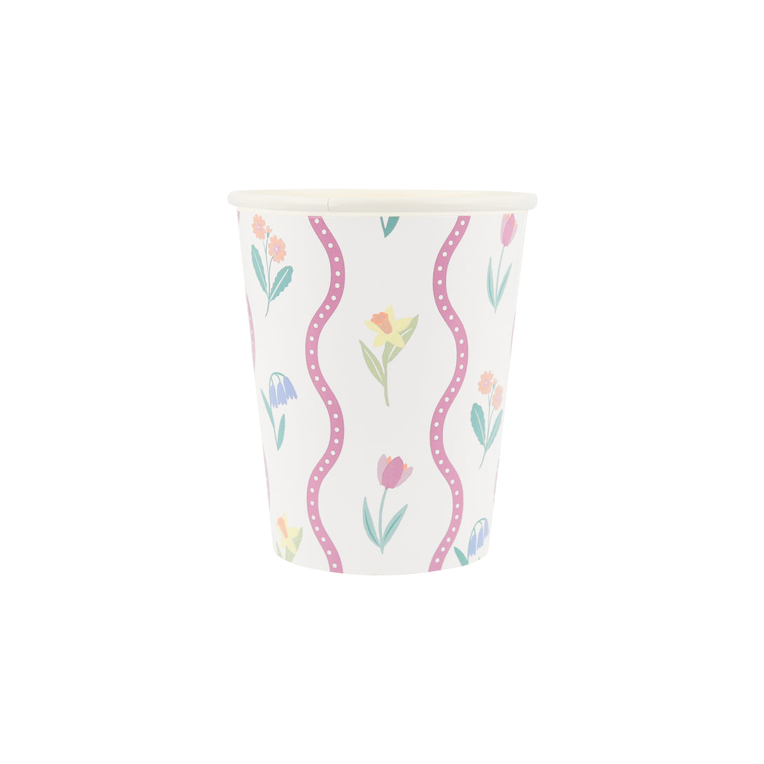 Our party cups, made from high-quality paper with pretty pastel floral designs, are perfect as garden party cups.