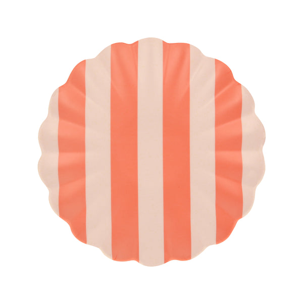 Our small bamboo plates are perfect as cocktail party plates or as side plates for any party or picnic. Image9