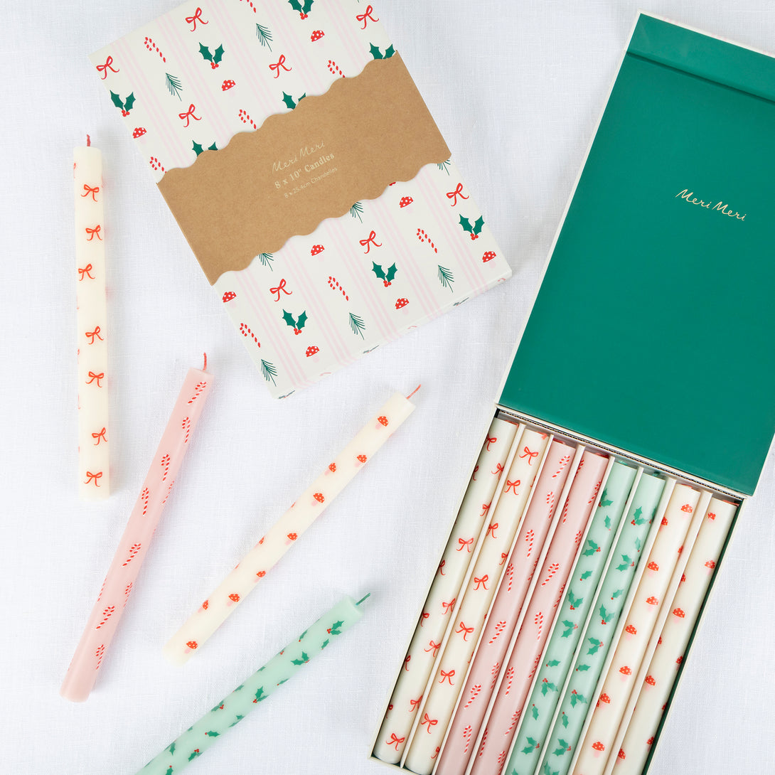 Our Christmas host gift set features a festive wooden tray and a pretty keepsake box filled with beautiful Christmas candles. Image4