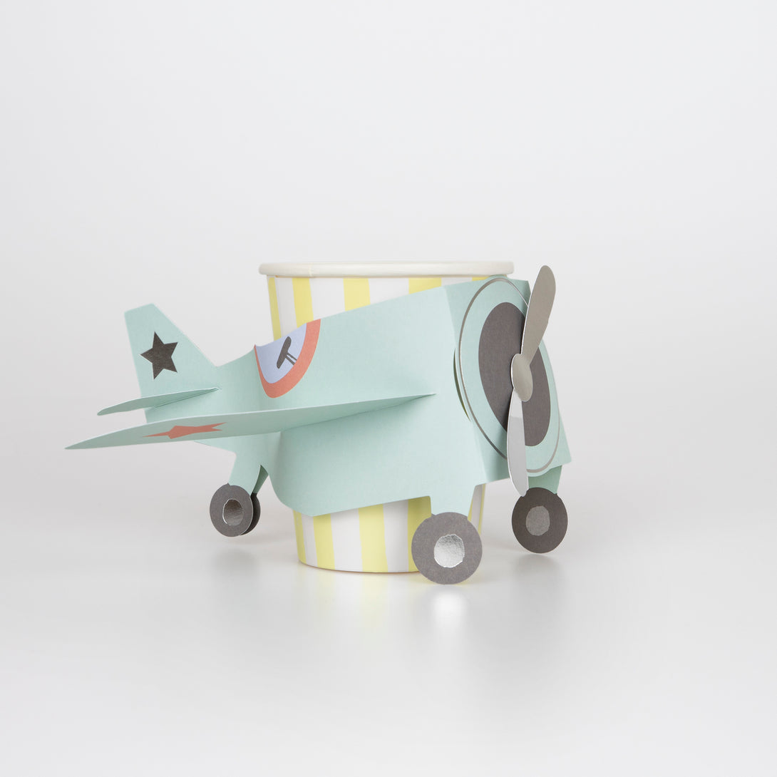 Our paper cups have a plane sleeve that fits over the cups, ideal for a plane party.