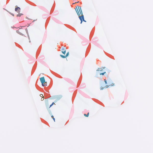 Use our paper guest towels, with a red and pink Nutcracker design, to add holiday feeling to your guest bathroom and party table. Image2