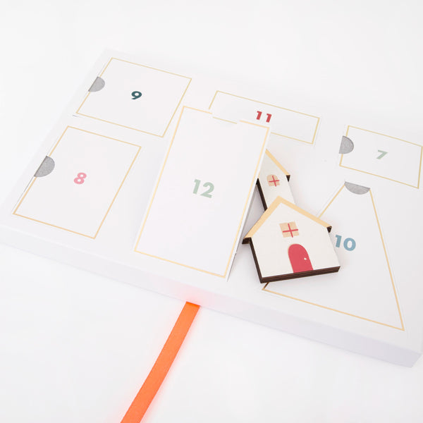 Build a Christmas village scene with our wooden advent calendar, to create a beautiful wooden Christmas decoration. Image4