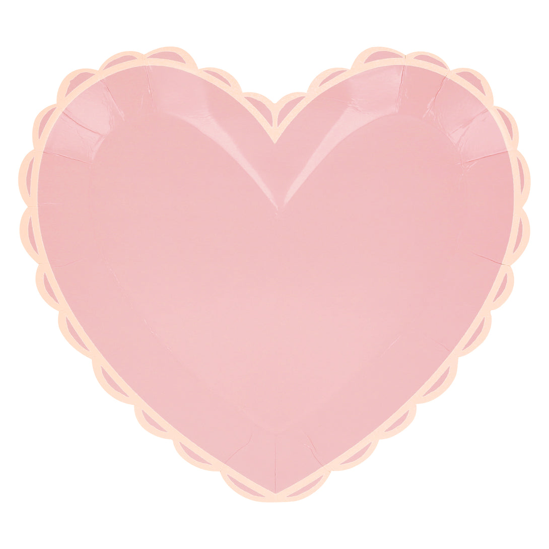 Our dinner plates, in heart shapes, feature a range of pretty pastel colors and a scalloped border.