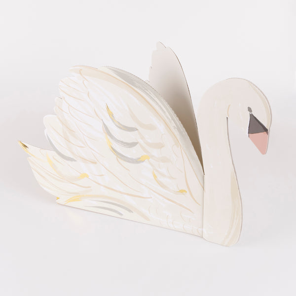 Our swan centerpiece is perfect for princess parties, bridal showers and baby showers, to hold party favors and decorative items. Image3