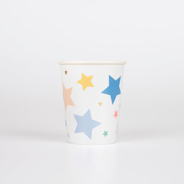 Our paper cups have colorful stars and shiny gold foil, ideal to add to your birthday party supplies.