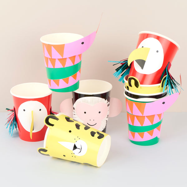 Our jungle party cups, made from quality paper are suitable for hot and cold drinks, and the right colors and fun embellishments look amazing. Image1