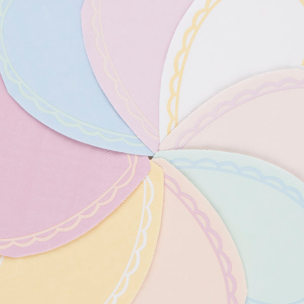 Our party napkins, heart-shaped and with 8 pastel colors, are perfect for a Valentines meal. Image3