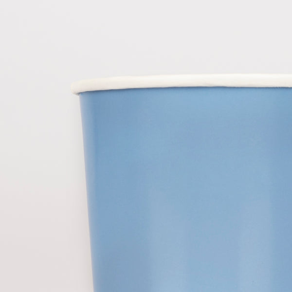 Our paper cups, in a beautiful blue shade, are ideal as for any party. Image3
