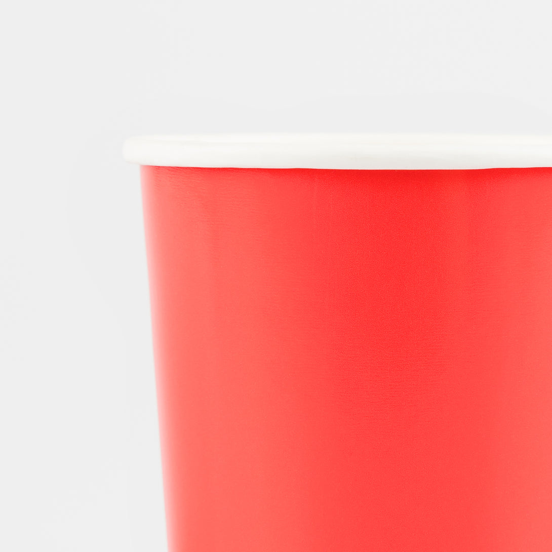 Our paper cups are beautifully crafted in berry red, a stylish choice for any celebration.