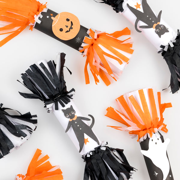 Our crackers feature classic Halloween icons and lots of vibrant fringing, with a paper hat, joke and a fun eraser inside each. Image4