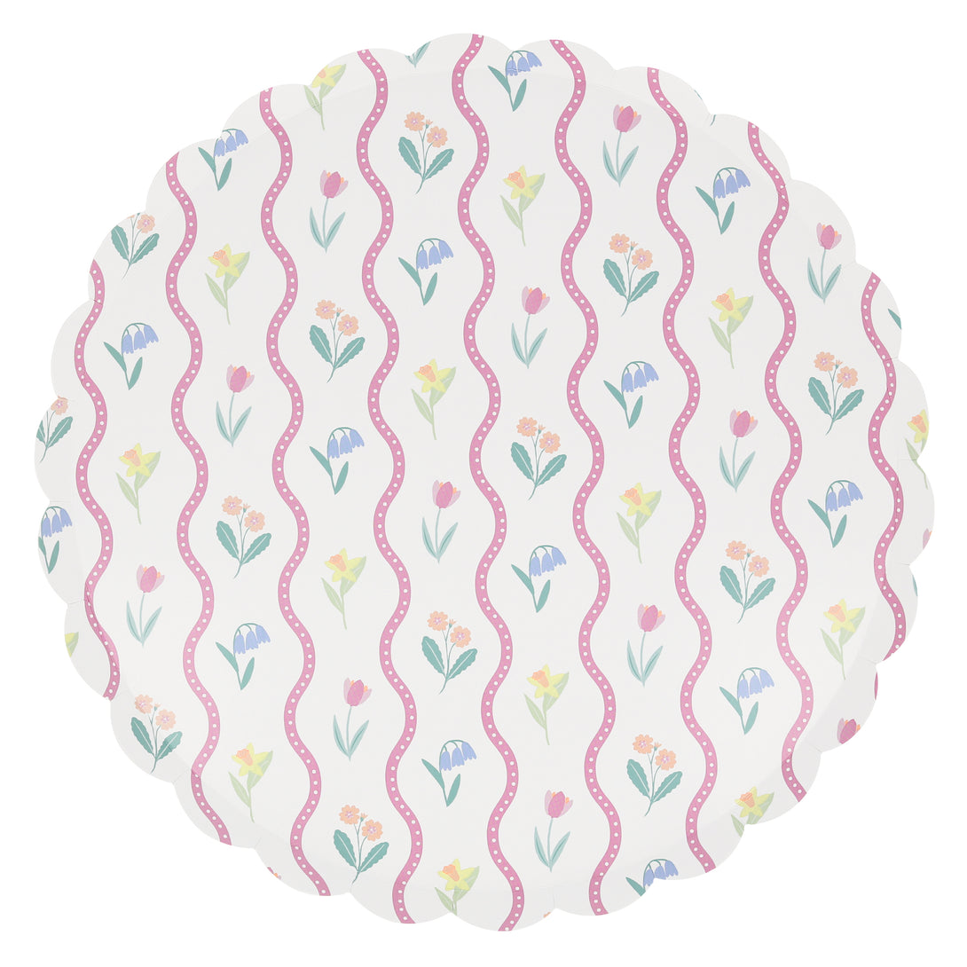 Our paper dinner plates are crafted in thick paper with a pretty floral design and pastel colors.