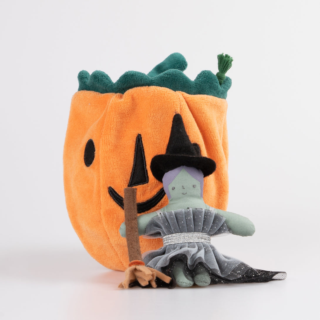 Our little witch doll has a pumpkin bag to live in, and is a lovely toy to take on sleepovers, to parties or on travels.