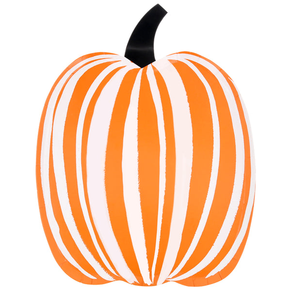 Use our paper Halloween plates, striped pumpkins designs in black, orange and white, for a wonderful effect. Image5