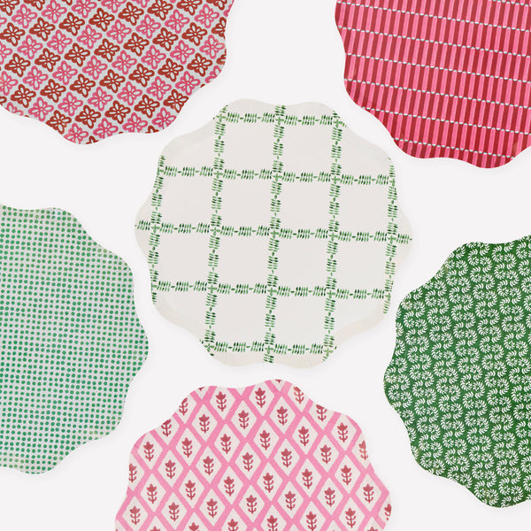 Our Christmas dinner plates, made from heavyweight paper, feature Molly Mahon block print designs in seasonal colors for a stylish look. Image1