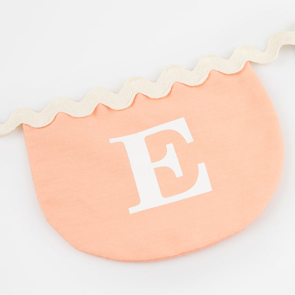 Add our fabric Easter garland to your Easter hanging decorations, the pastel colors look amazing on the wall or table. Image3