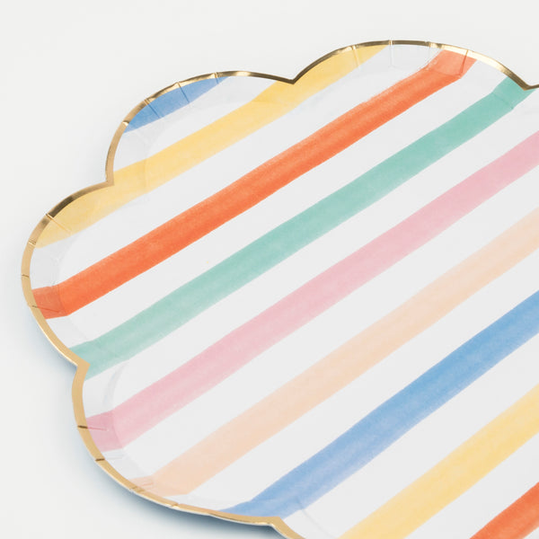 Our decorative plates include spotty plates, checked plates and striped plates in bright colors. Image3