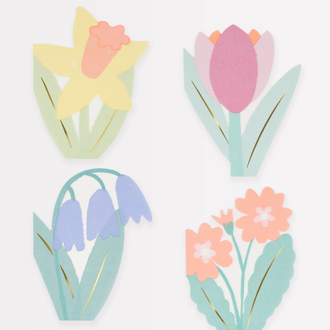 Our flower napkins are crafted from paper in pastel shades, ideal as napkins for a garden party, picnic or baby shower.