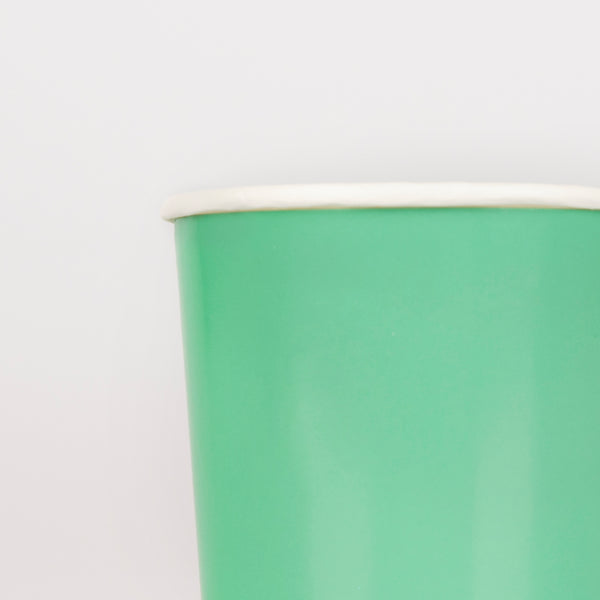 Our paper cups, in green, are ideal as St Patricks Day cups or as kids cups for any party. Image3