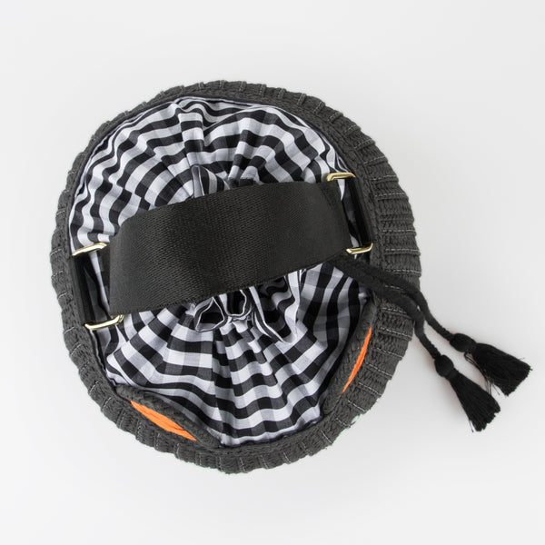 Our Halloween bag, in the shape of a black cat bag, is the perfect reusable trick or treat bag and a great Halloween gift. Image5