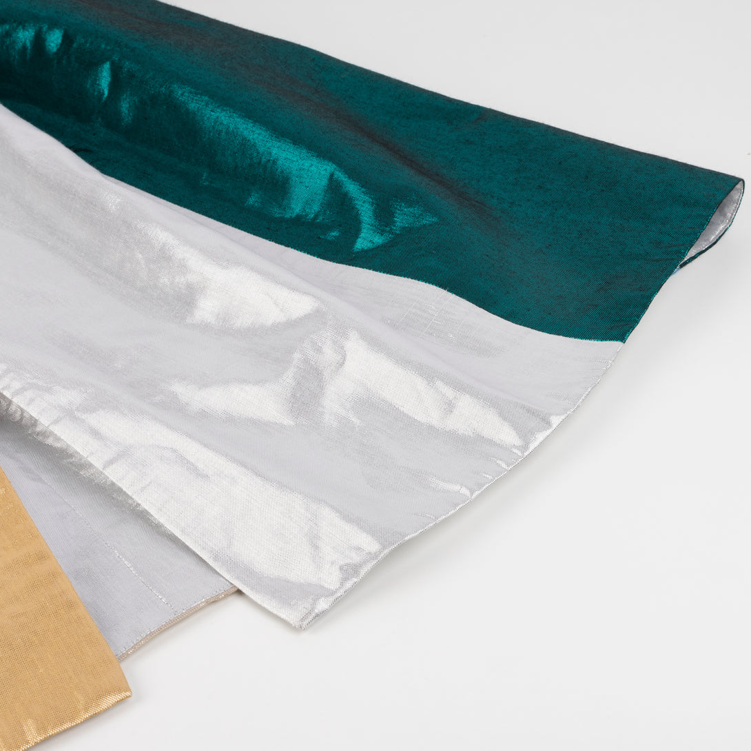 Our lamé metallic fabric cape in 6 colors is perfect for dress up for kids. Image6