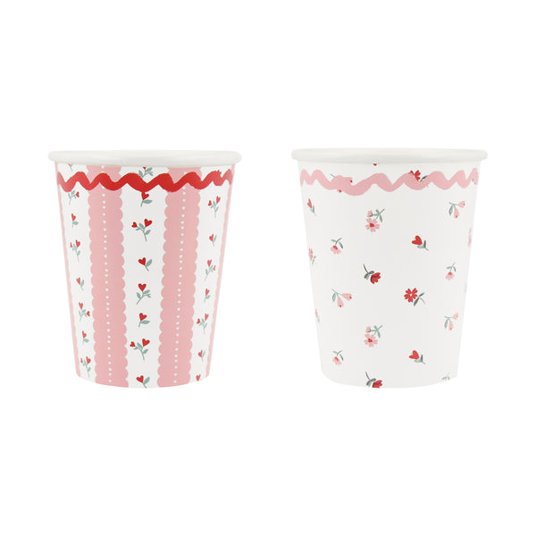 Our pink paper cups, with red roses, are the perfect party cups for a Valentine's meal.