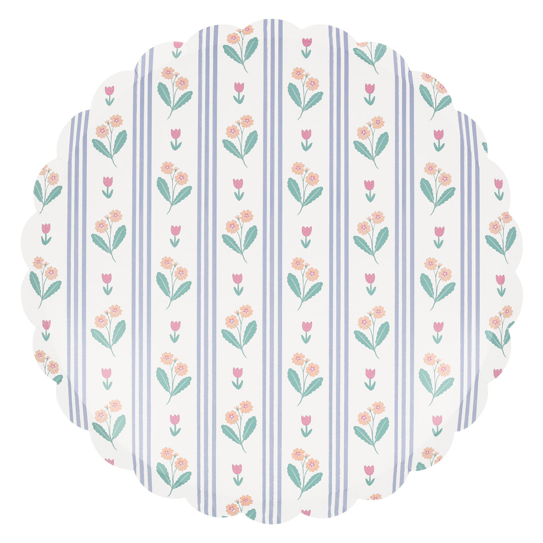 Our paper dinner plates are crafted in thick paper with a pretty floral design and pastel colors.