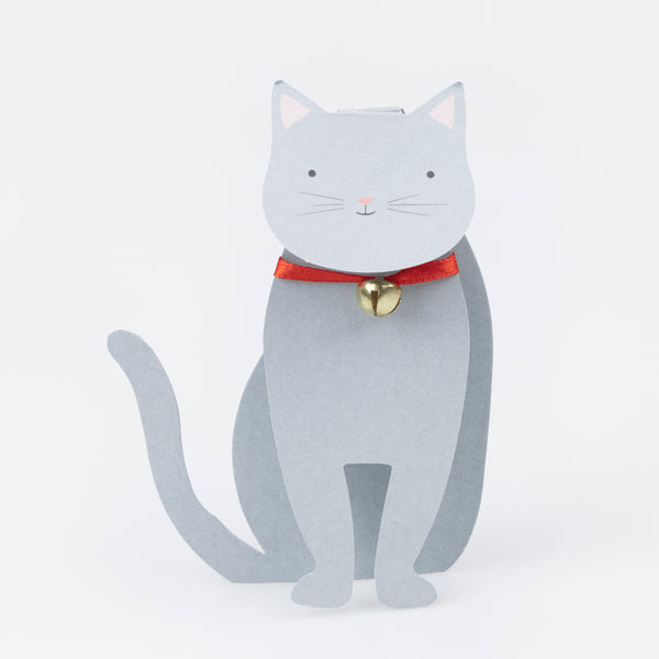 Our Valentine's Day cards for kids includes pop-up cats and boxes for them to sit in, with cute collar details, a lovely gift for ages 3+. Image3