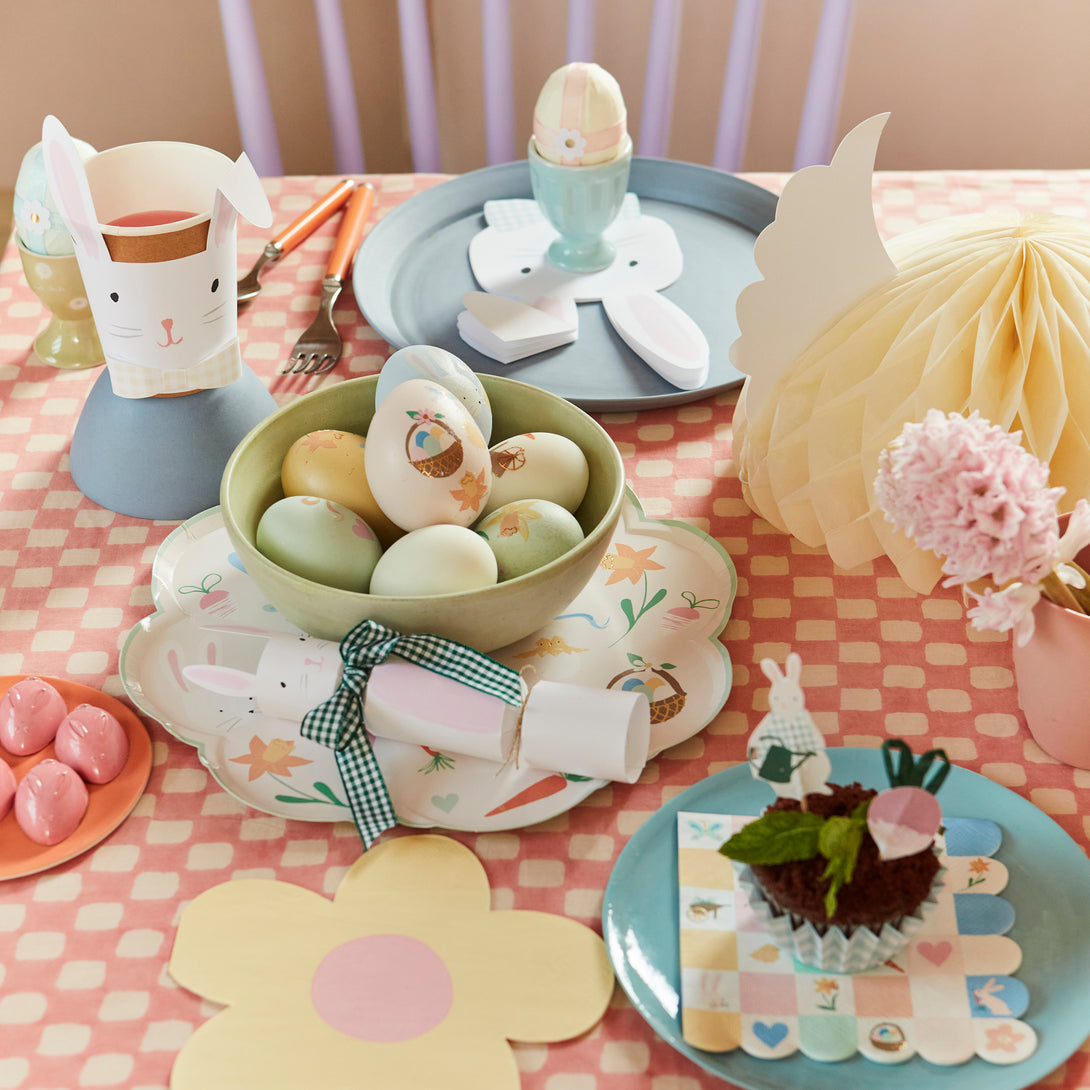 Our party cups, perfect for Easter dinner, feature cute bunnies with on-trend gingham bows.