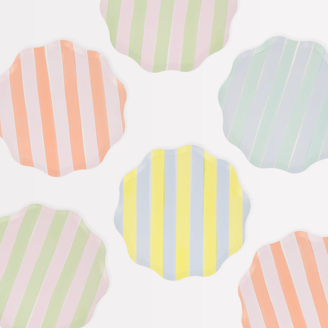 Our side plates, crafted in paper with thick pastel stripes, will look amazing at any spring party or as picnic plates.