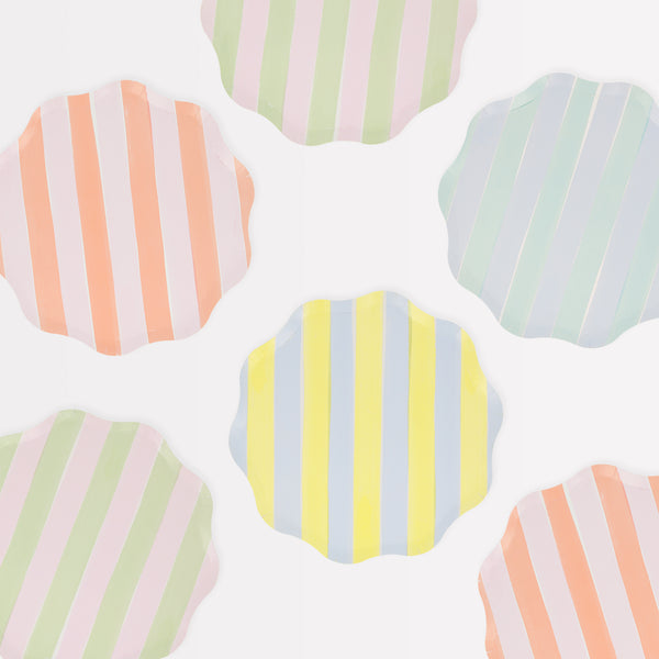 Our side plates, crafted in paper with thick pastel stripes, will look amazing at any spring party or as picnic plates.