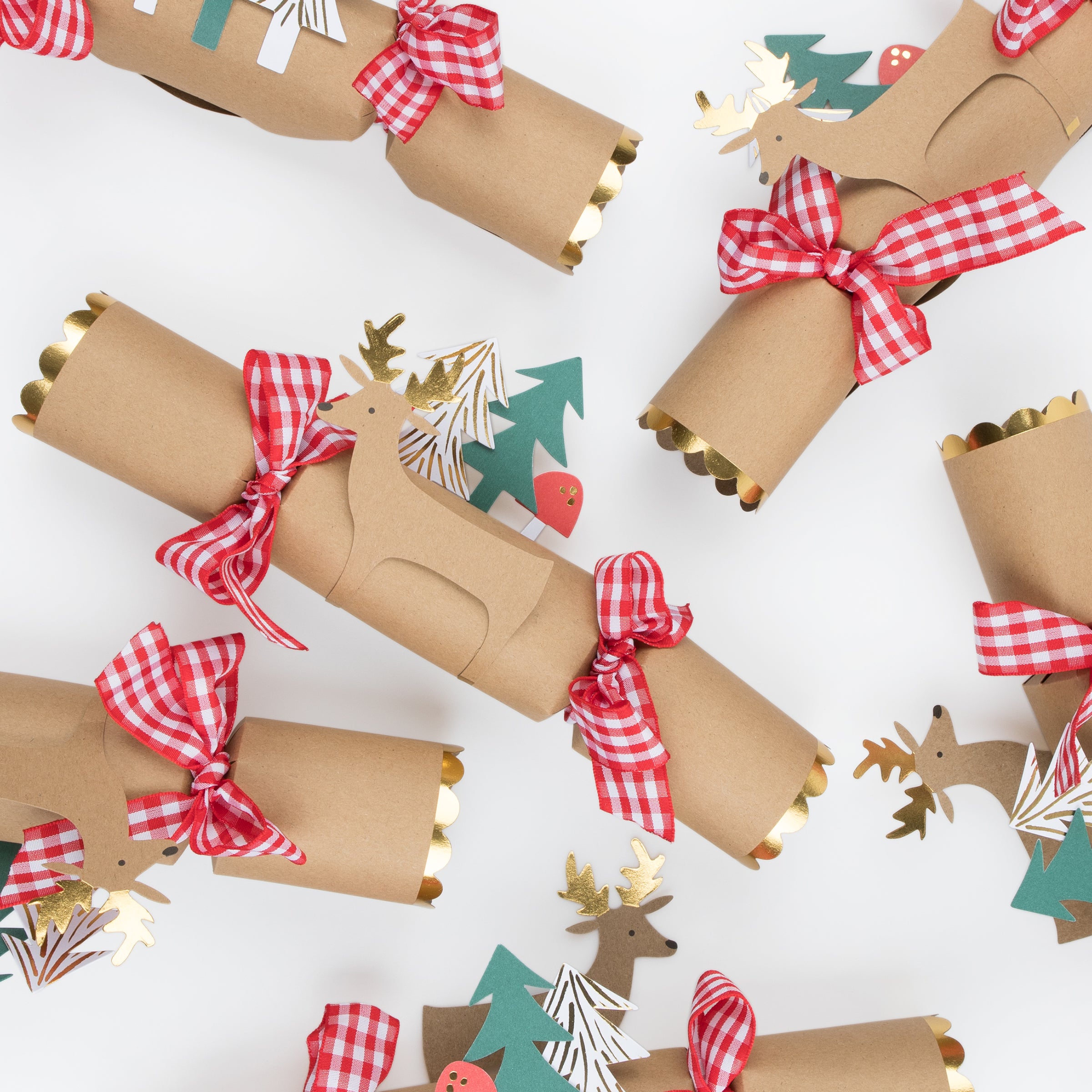 Christmas Crackers with Games – Meri Meri
