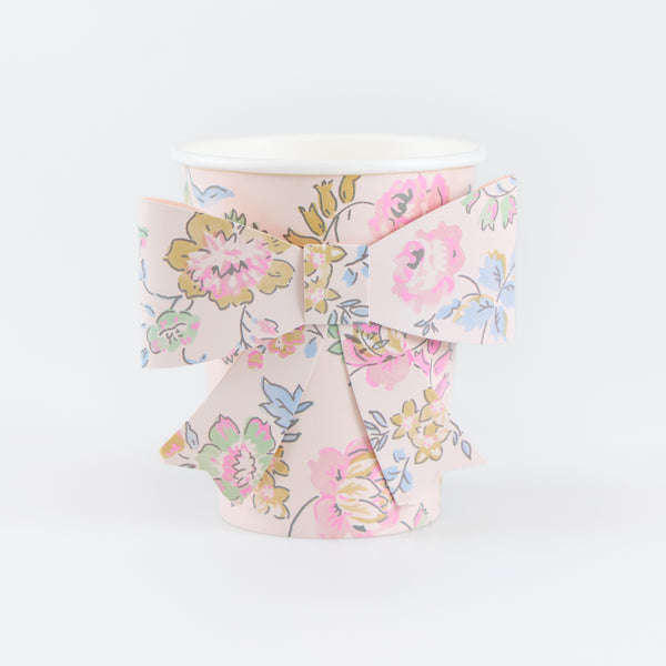 Our paper cups are made with a pink chintz design, with a pretty bow details, perfect for birthdays, bridal showers and afternoon tea. Image1