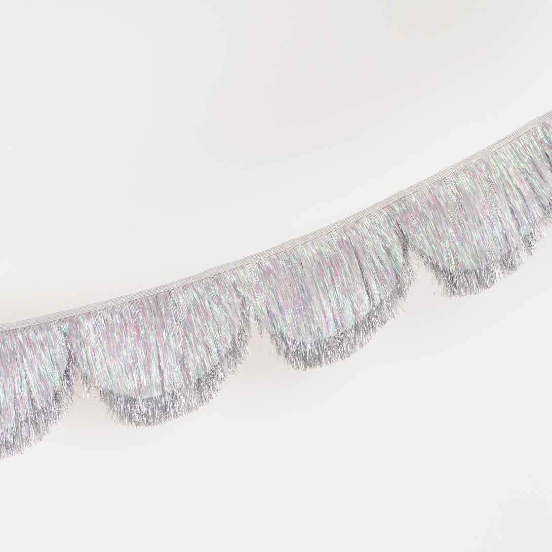 Use our silver tinsel garland to make your Christmas celebrations and New Year parties look amaziing. Image3
